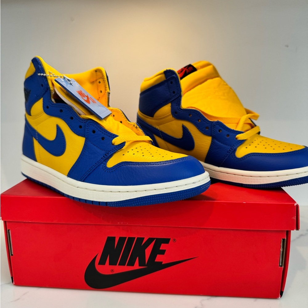 Women’s Size 9 Air Jordan 1 Retro Hi OG